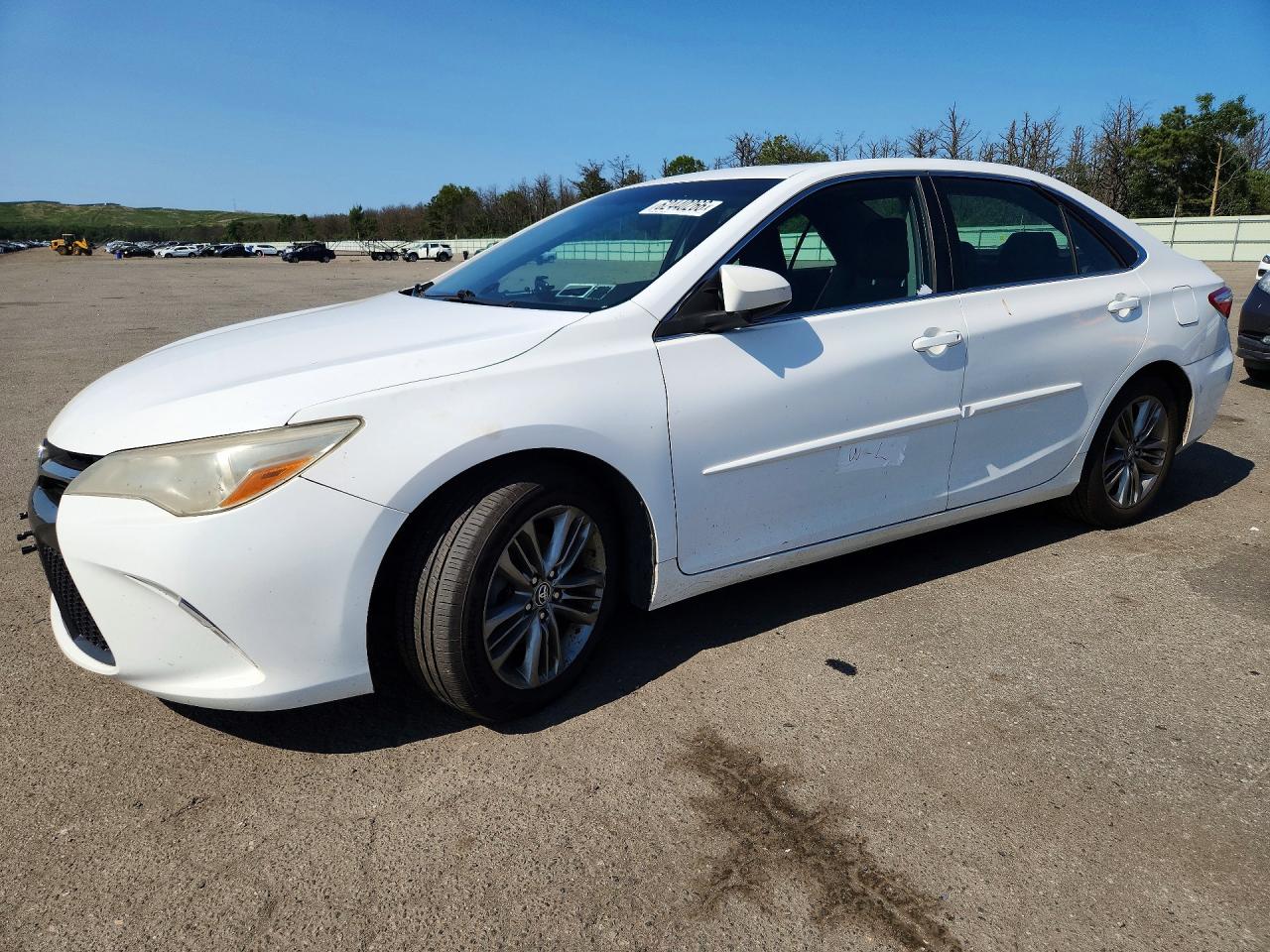 2017 TOYOTA CAMRY LE/SE/XLE/XSE — Front 3/4