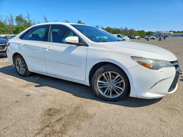 2017 TOYOTA CAMRY LE/SE/XLE/XSE — Passenger 3/4