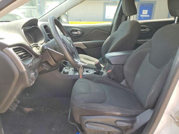 2019 JEEP CHEROKEE LATITUDE 4X4