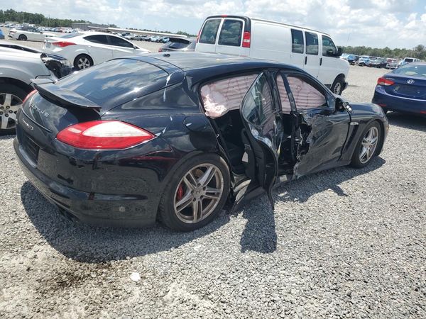 2013 PORSCHE PANAMERA