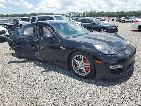 2013 PORSCHE PANAMERA