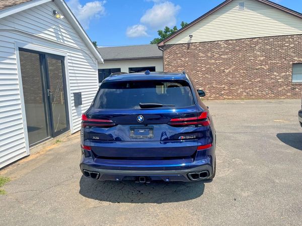 2024 BMW X5 M60i