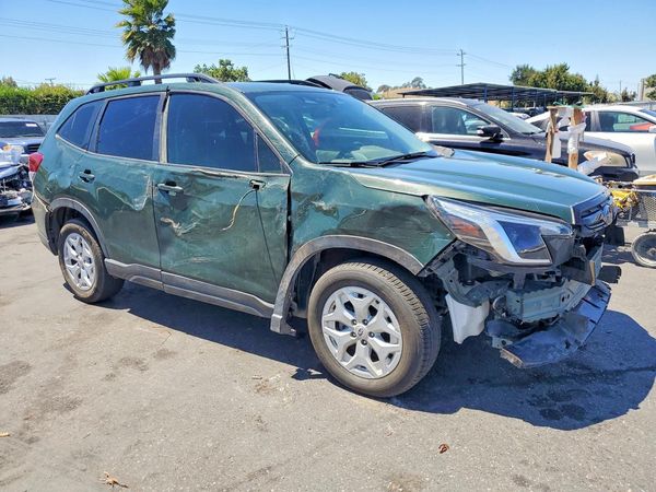 2022 SUBARU FORESTER Base Plus
