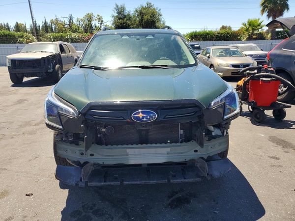 2022 SUBARU FORESTER Base Plus