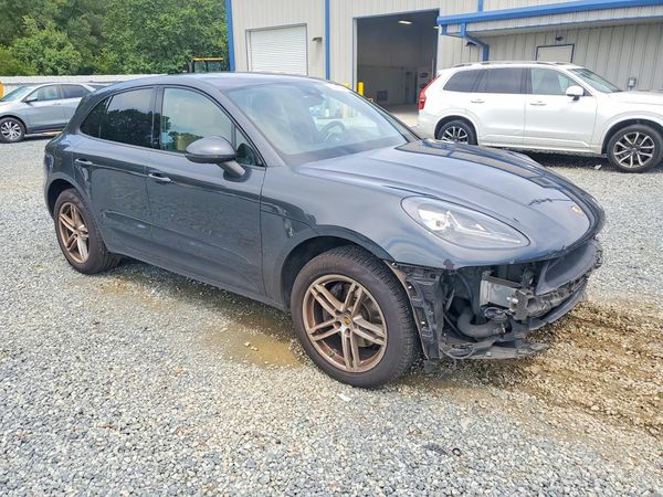 2020 PORSCHE MACAN