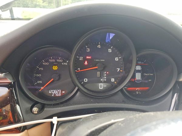 2020 PORSCHE MACAN
