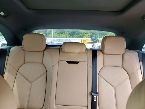 2020 PORSCHE MACAN