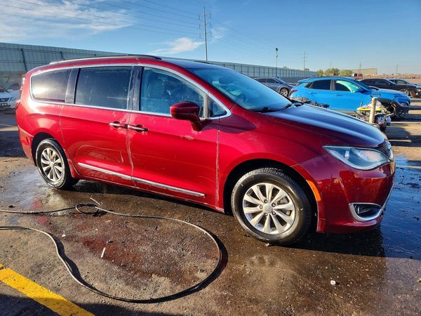 2017 CHRYSLER PACIFICA