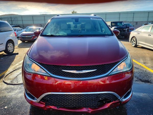 2017 CHRYSLER PACIFICA