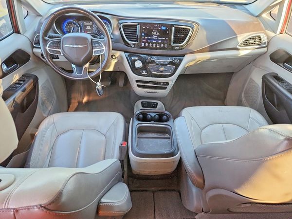 2017 CHRYSLER PACIFICA