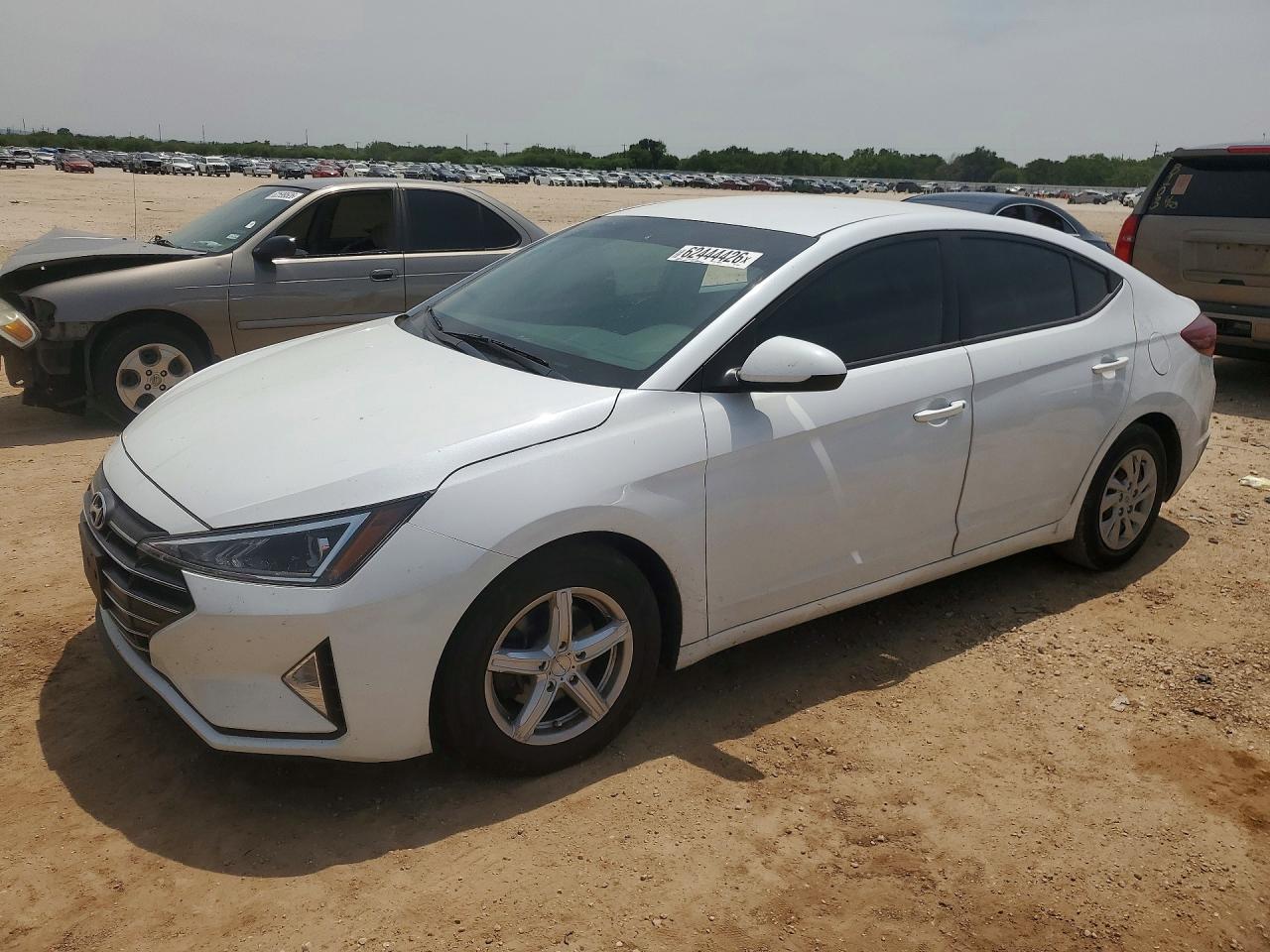 2019 HYUNDAI ELANTRA SE — Front 3/4