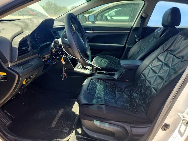 2019 HYUNDAI ELANTRA SE — DENT