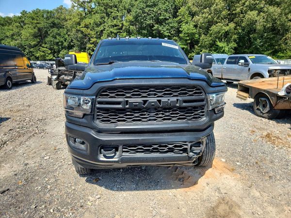2023 RAM 3500 Crew Cab