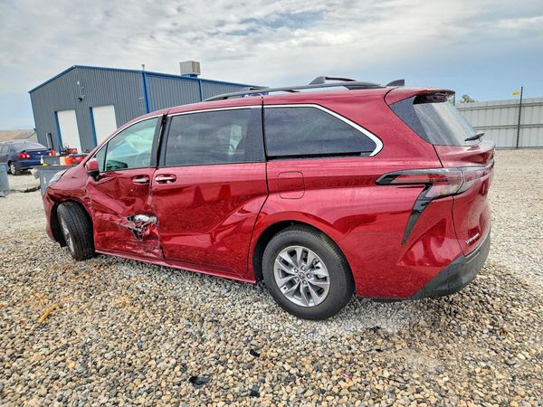 2026 TOYOTA SIENNA XLE — DSRA