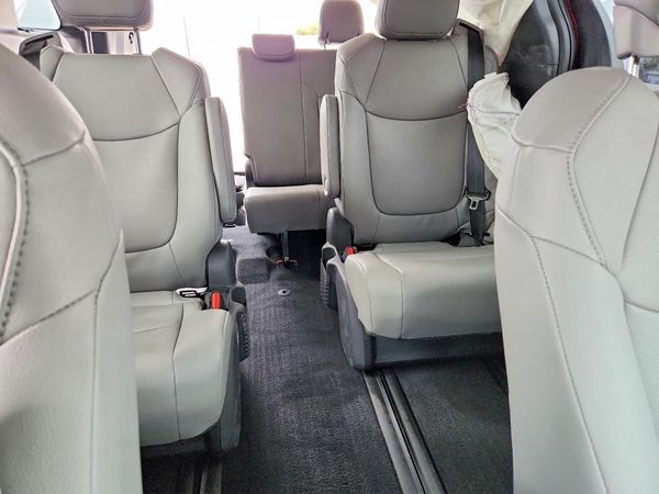 2026 TOYOTA SIENNA XLE — SUVN