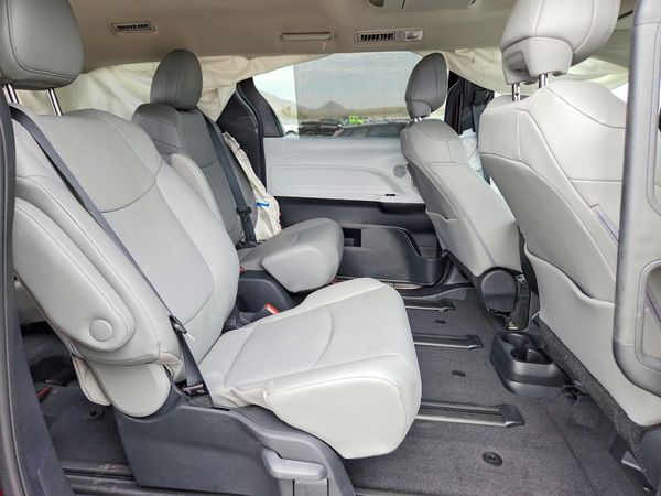 2026 TOYOTA SIENNA XLE — PSRS