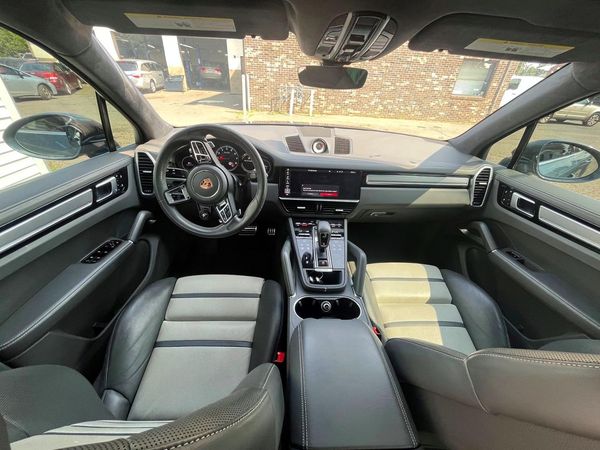 2020 PORSCHE CAYENNE Turbo