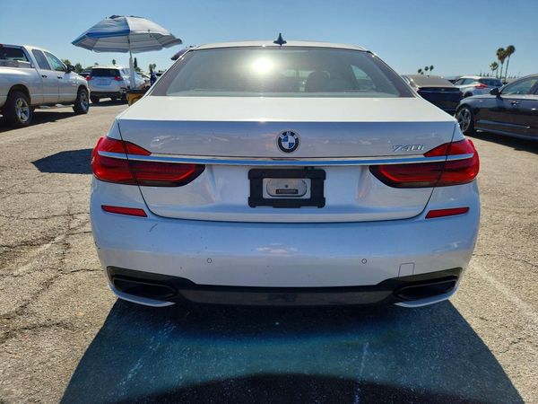 2019 BMW 740