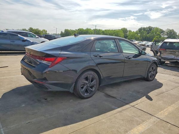 2022 HYUNDAI ELANTRA
