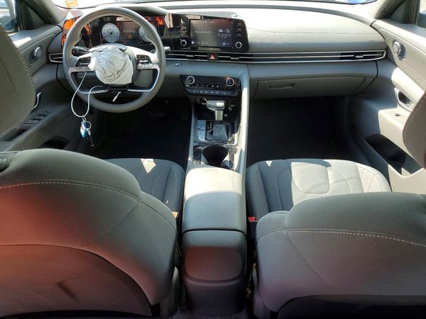 2022 HYUNDAI ELANTRA