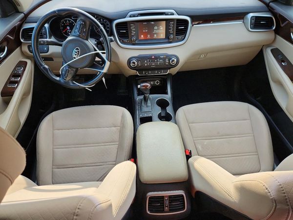2017 KIA SORENTO L, LX