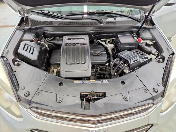 2016 CHEVROLET EQUINOX LT — Engine bay