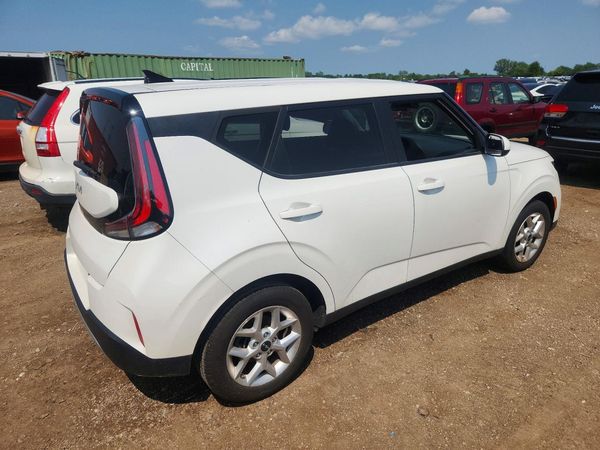 2024 KIA SOUL LX, S