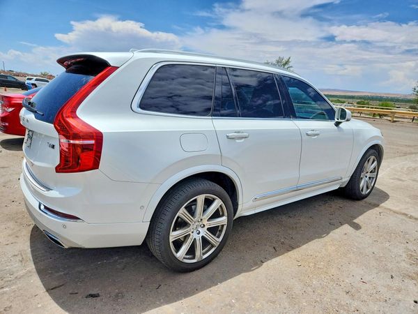 2018 VOLVO XC90