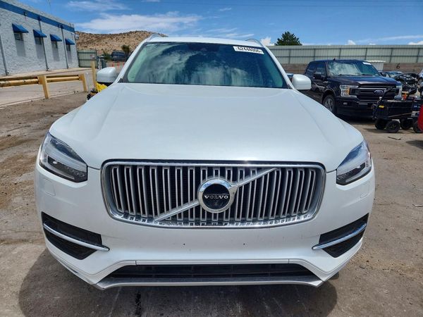 2018 VOLVO XC90