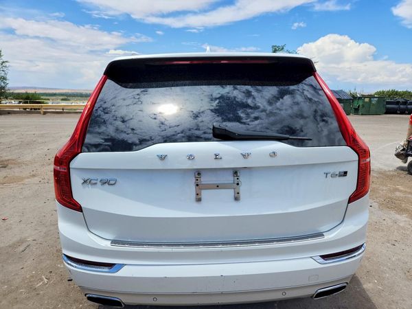 2018 VOLVO XC90