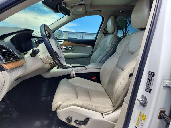 2018 VOLVO XC90