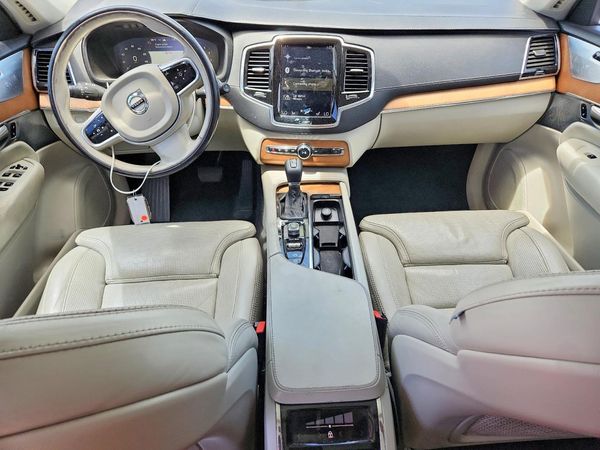 2018 VOLVO XC90