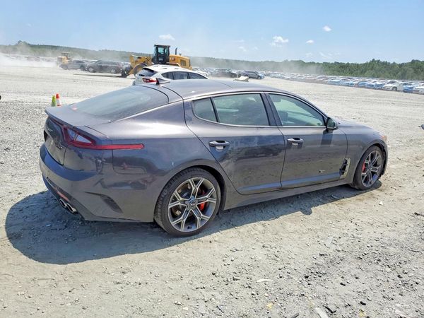 2020 KIA STINGER