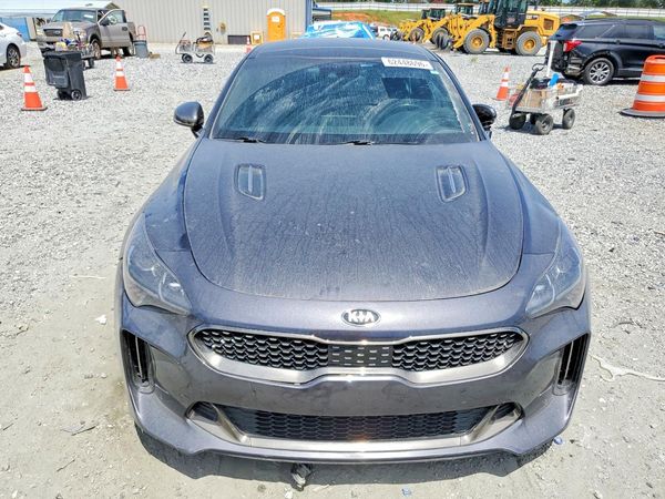 2020 KIA STINGER