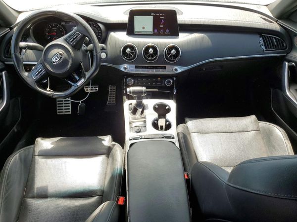 2020 KIA STINGER