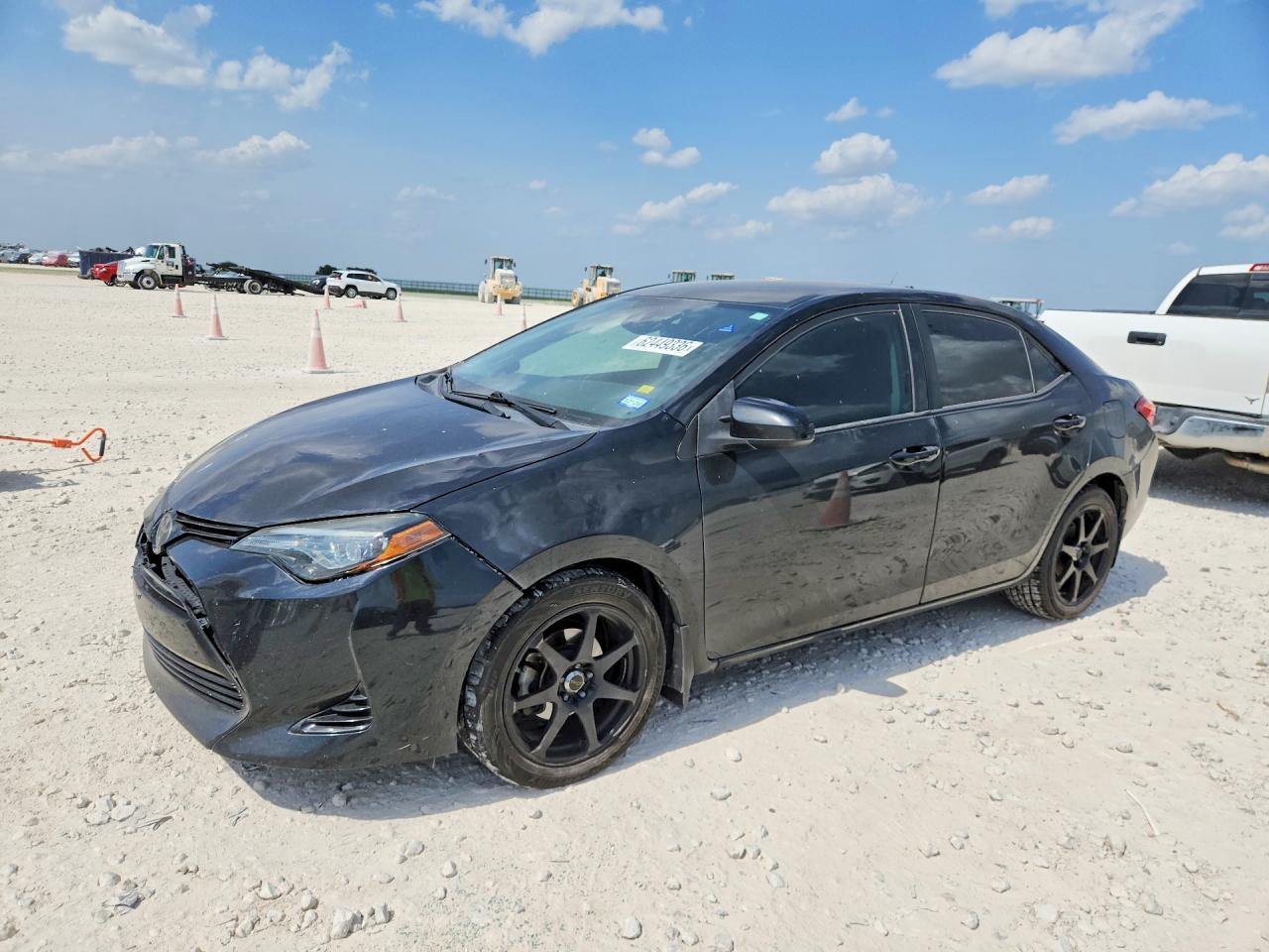 2018 TOYOTA COROLLA L/LE/SE/XLE/XSE — Front 3/4