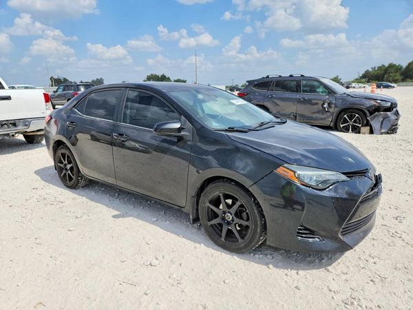 2018 TOYOTA COROLLA L/LE/SE/XLE/XSE — Passenger 3/4