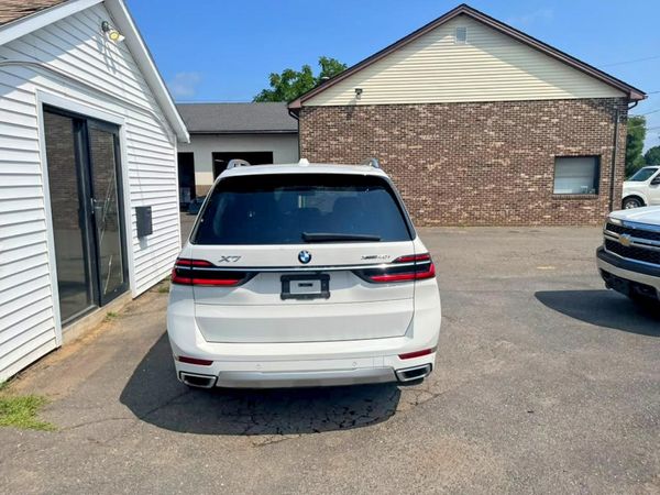 2025 BMW X7 xDrive40i