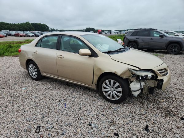 2013 TOYOTA COROLLA