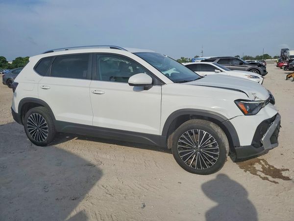 2025 VOLKSWAGEN TAOS SE