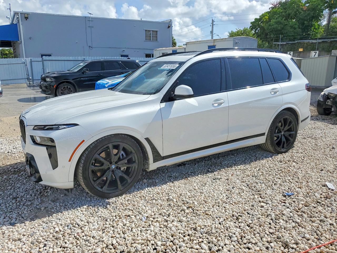 2023 BMW X7