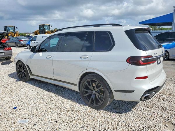 2023 BMW X7