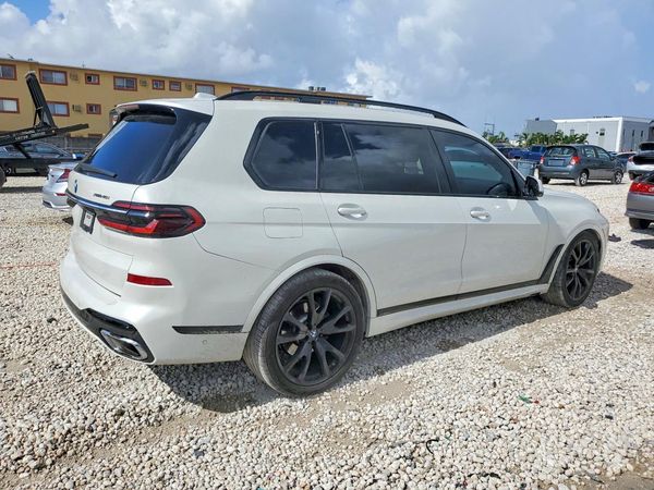 2023 BMW X7