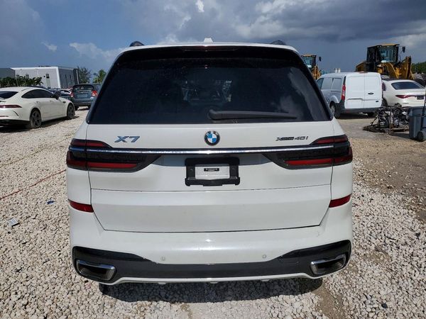 2023 BMW X7