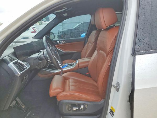2023 BMW X7