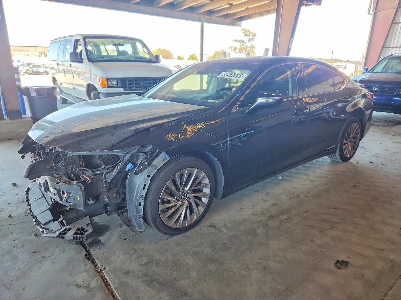 2019 LEXUS ES 300h