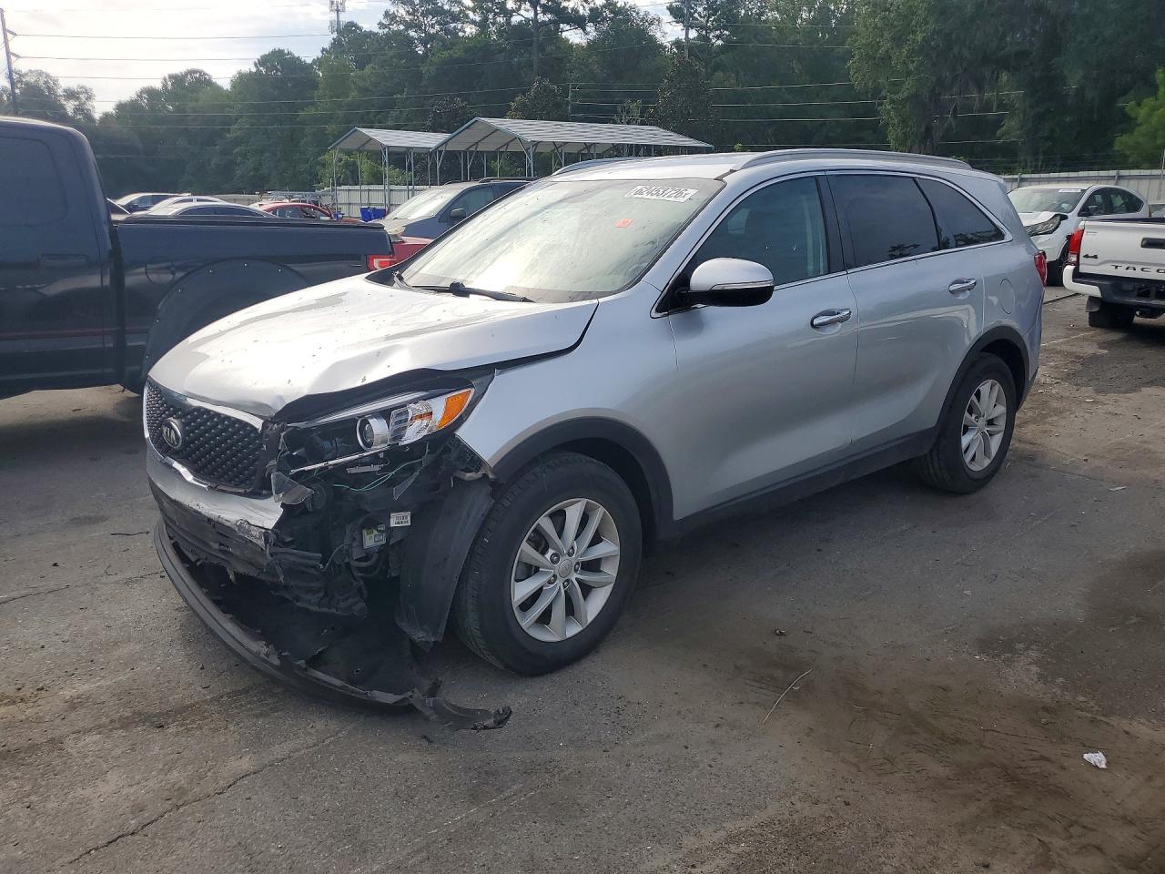 2016 KIA SORENTO L / LX