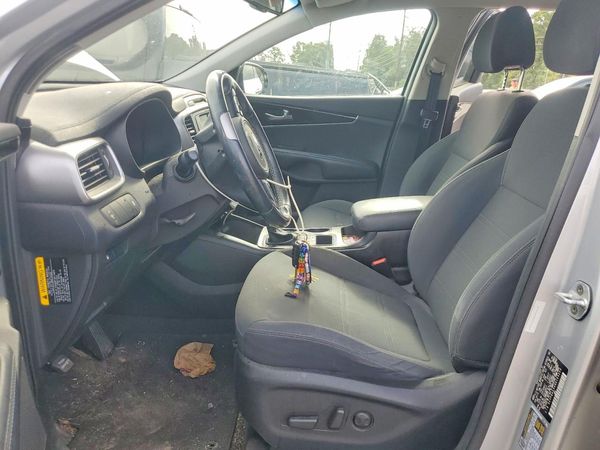 2016 KIA SORENTO L / LX