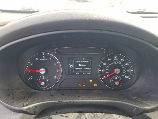 2016 KIA SORENTO L / LX