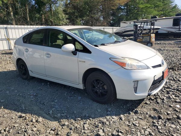 2013 TOYOTA PRIUS